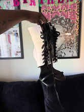 Load image into Gallery viewer, Boxer Heel
