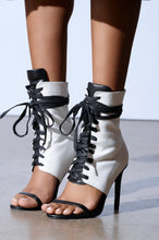 Load image into Gallery viewer, Boxer Heel
